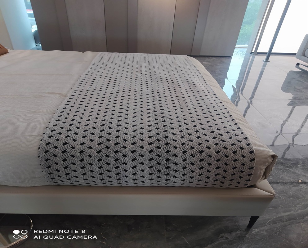 Bedding Scarf цагаан саарал хэрээс