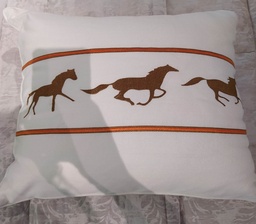 [BAM-33A CUSHION] Bedding Cushion цагаан даавуун морь