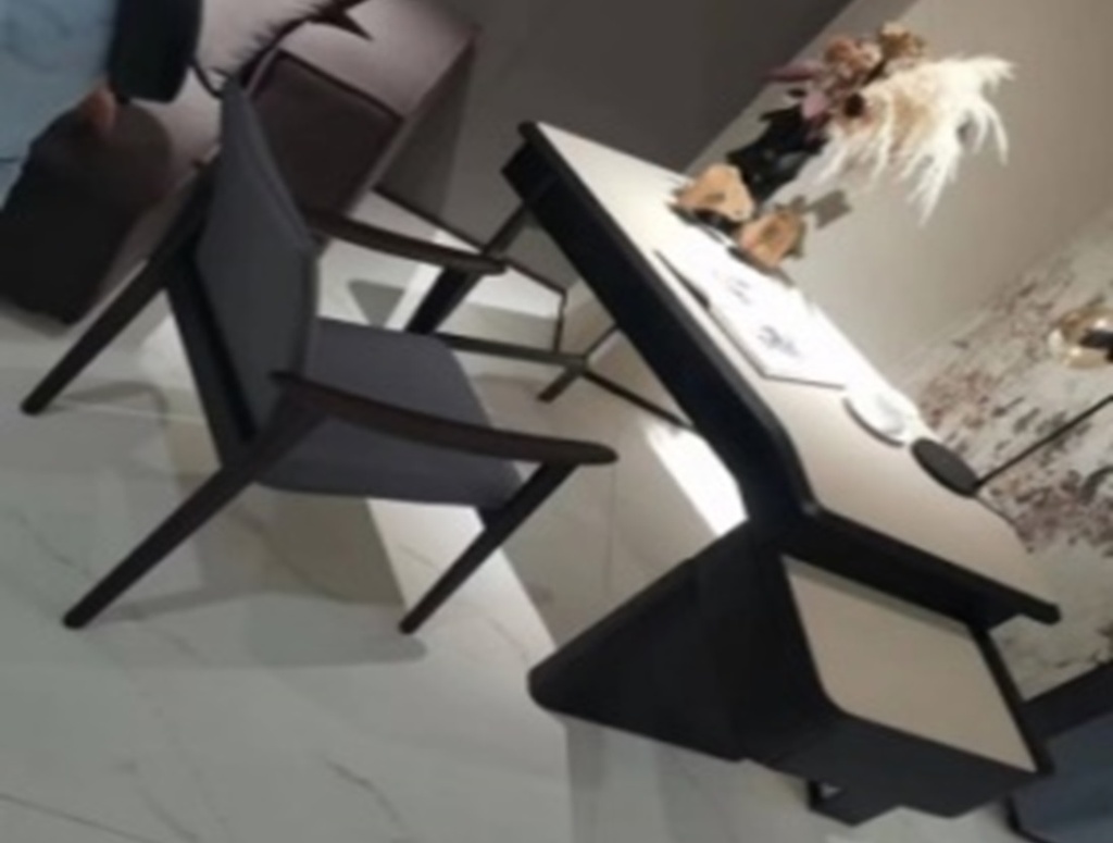 OFFICE CHAIR