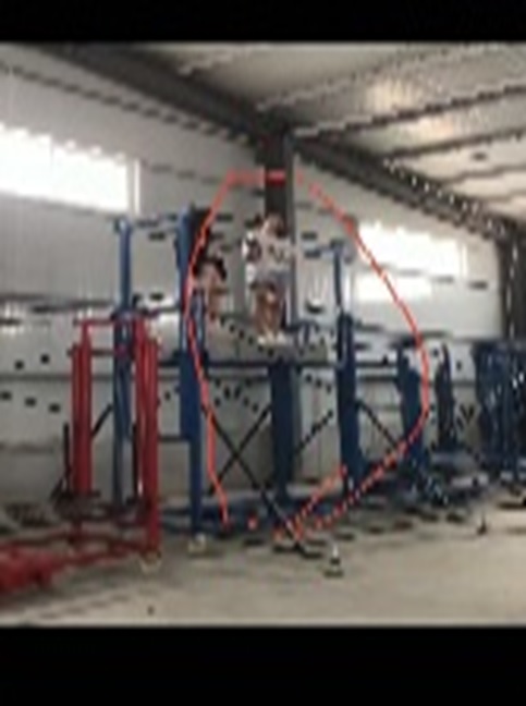 ELECTRIC SCAFFOLDING LIFT