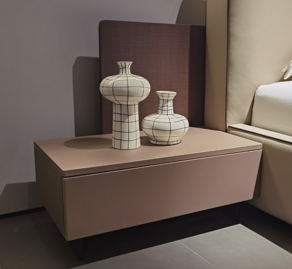 NIGHT STAND